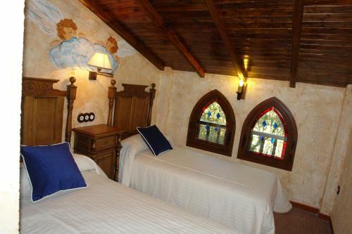 Casa Rural Ermita Santa Maria de La Sierra