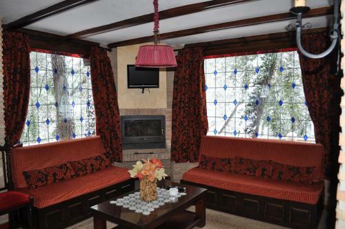 Casa Rural Ermita Santa Maria de La Sierra