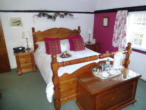 Hostal Chimneys