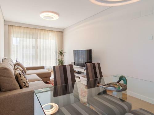 Apartamento A Estrenar Amplio Con Piscina Terraza Y Parking