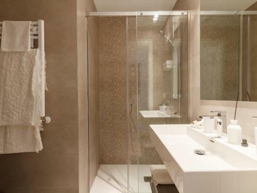 Apartamento A Estrenar Amplio Con Piscina Terraza Y Parking