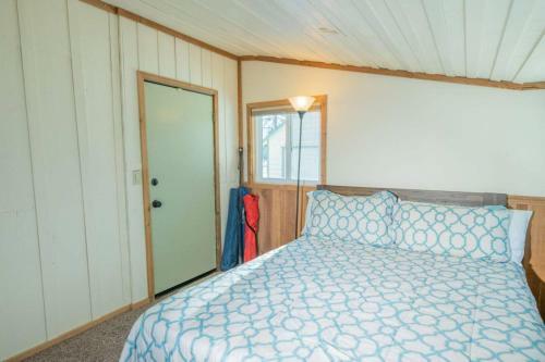 Pine Cone Cottage