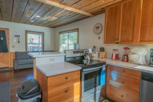 Pine Cone Cottage