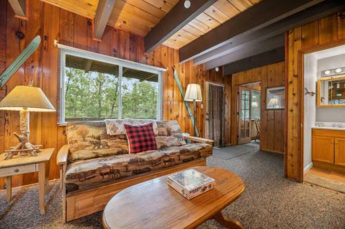 Moonridge Bear Mountain Cabin
