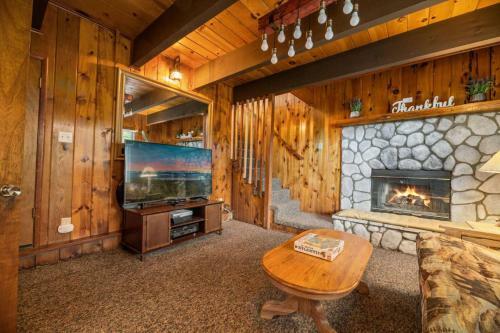 Moonridge Bear Mountain Cabin