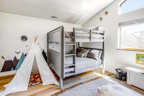 Starlight Lodge