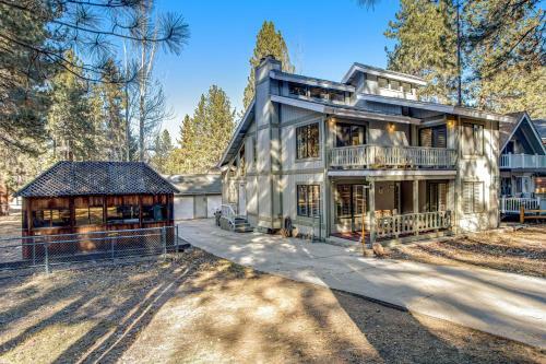 Summit Hideaway
