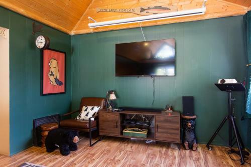 Bear Cabin-central Ac, Play Deck, Jacuzzi