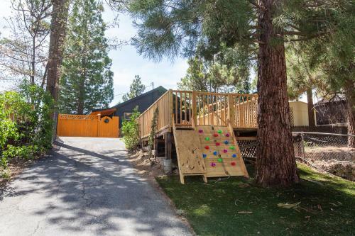 Bear Cabin-central Ac, Play Deck, Jacuzzi