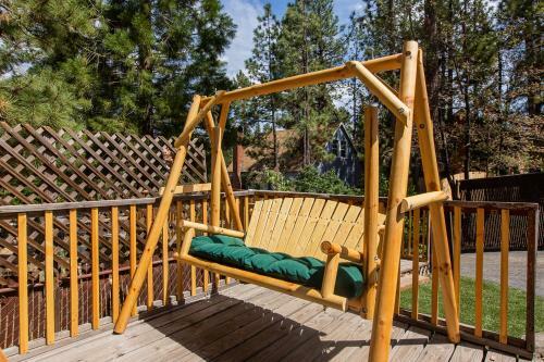 Bear Cabin-central Ac, Play Deck, Jacuzzi