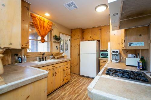 Bear Cabin-central Ac, Play Deck, Jacuzzi