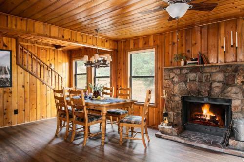 Cougar Rd - Cougar Lodge