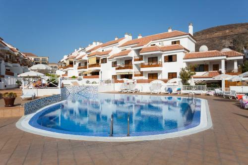 Apartamento "las Dos Terrazas": �tico En Complejo Residencial