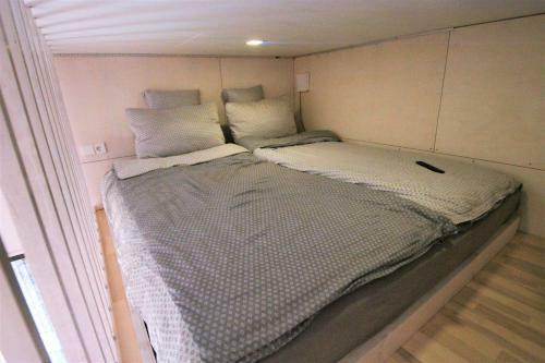 Hotel Tamula Cube House