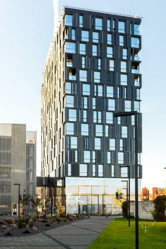 Orange Apartments Tower & Free Parking