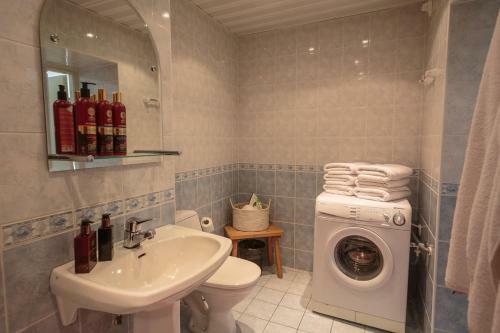 3 Bedroom Unique Apartment With Sauna In Old Town