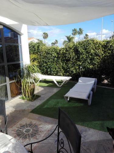 Bungalow Near Yumbo And The Beach