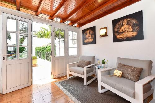 Jacuzzi & Garden Bungalow