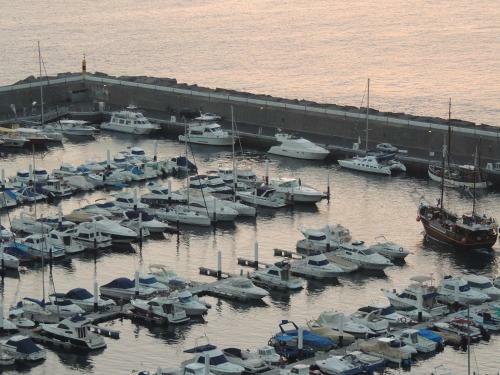Apartamento Romantic Retreat With Marine View