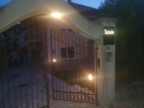 Hostal Guest House Jasmin