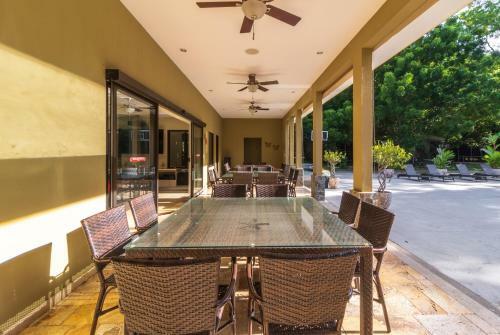 Hotel Rancho Haas