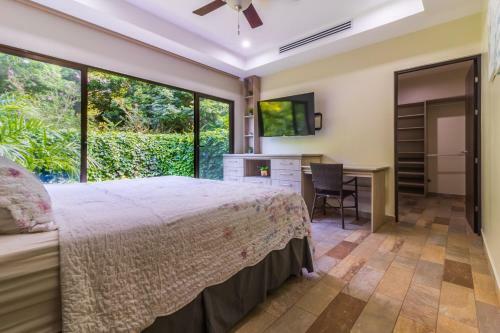 Hotel Rancho Haas