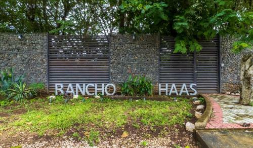 Hotel Rancho Haas