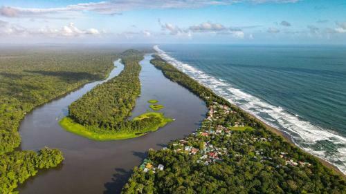 Hotel Cabinas Ensue�os