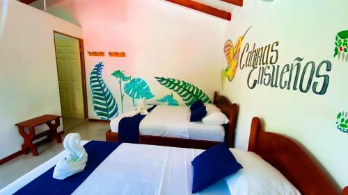 Hotel Cabinas Ensue�os