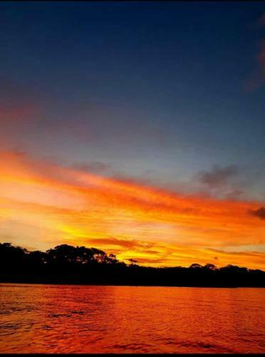 Hotel Cabinas Ensue�os
