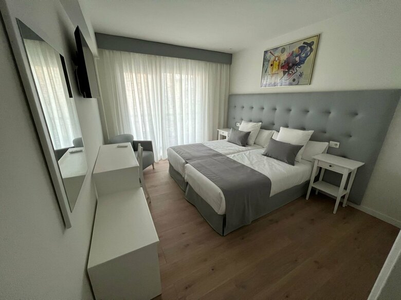 Hotel Fleming Playa Poniente By Punta 25