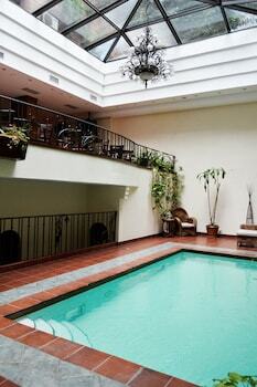 Gardi Hotel & Suites