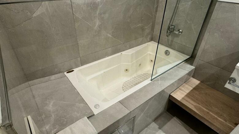 Gardi Hotel & Suites