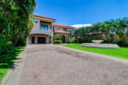 Casa Royal Palms