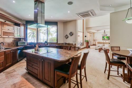 Casa Royal Palms