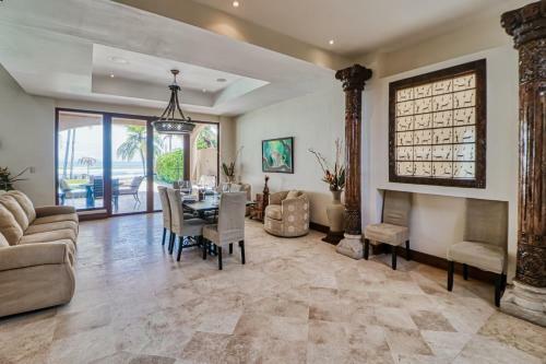 Casa Royal Palms