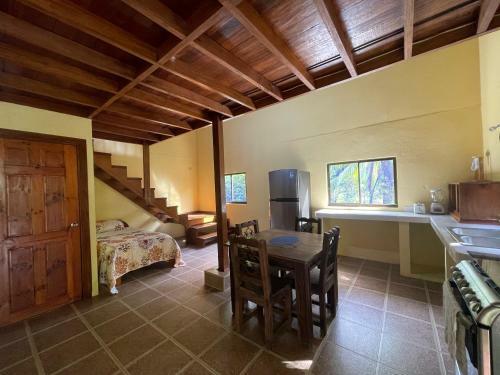 Villa Walk To The Beach, Chill By The Pool. Casa Sol!