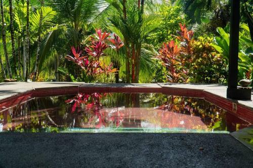 Villa Walk To The Beach, Chill By The Pool. Casa Sol!