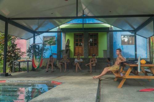 Villa Walk To The Beach, Chill By The Pool. Casa Sol!