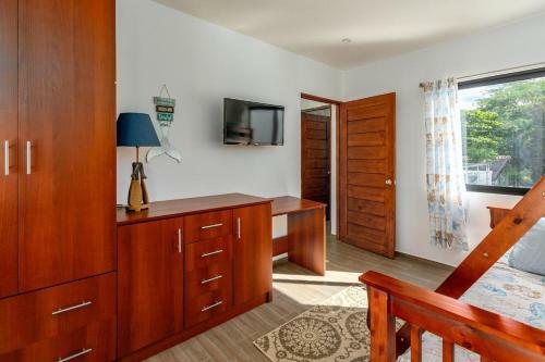 Brand-new 3-bedroom With Pool Near Beach