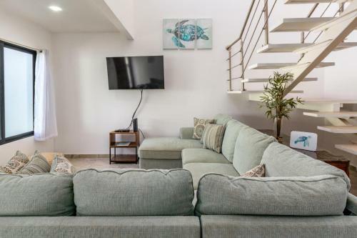 Brand-new 3-bedroom With Pool Near Beach