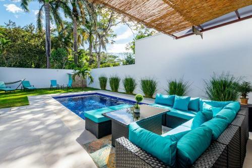Brand-new 3-bedroom With Pool Near Beach