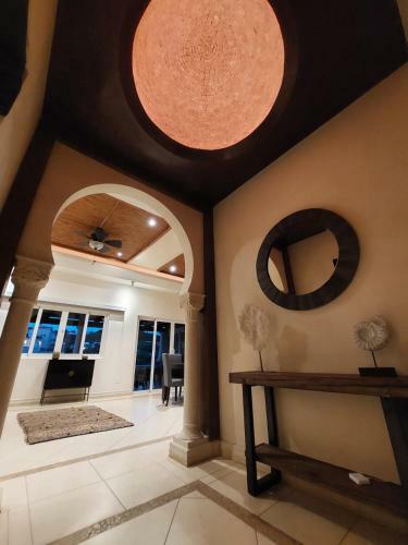 New Remodeled Penthouse With Breathtaking Views Bocaraca