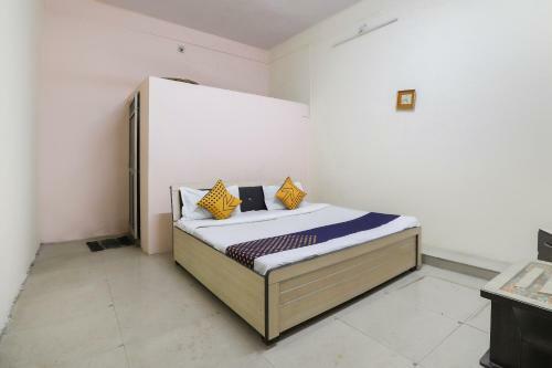 Spot On 67044 Hotel Kuber Guest House