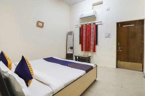 Spot On 67044 Hotel Kuber Guest House