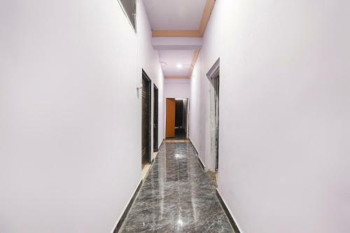 Spot On 67044 Hotel Kuber Guest House