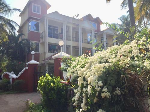 Villa Sun-kissed Holidays, Dabolim, Goa-emerald.