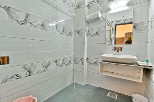 Hotel Comfort Court