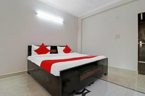 Oyo 86530 Hotel Empire Inn
