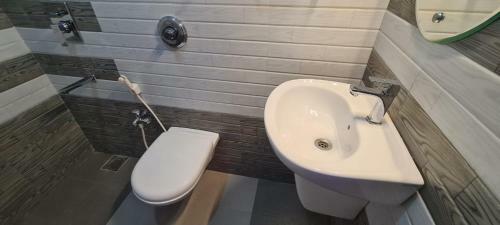 Hostal Richard Residency